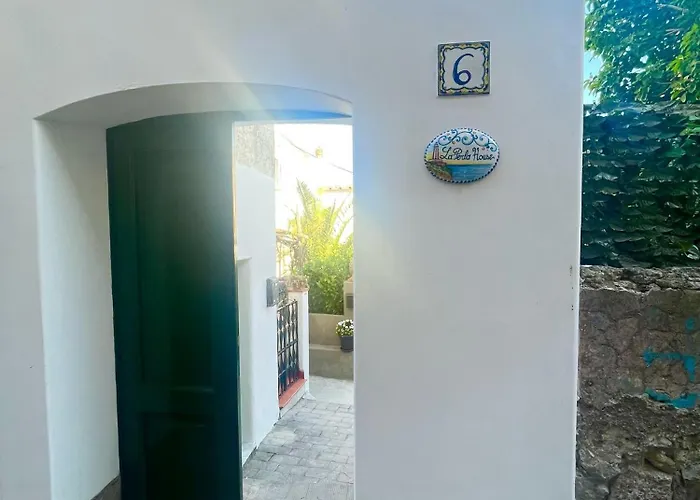 Daire La Perla House